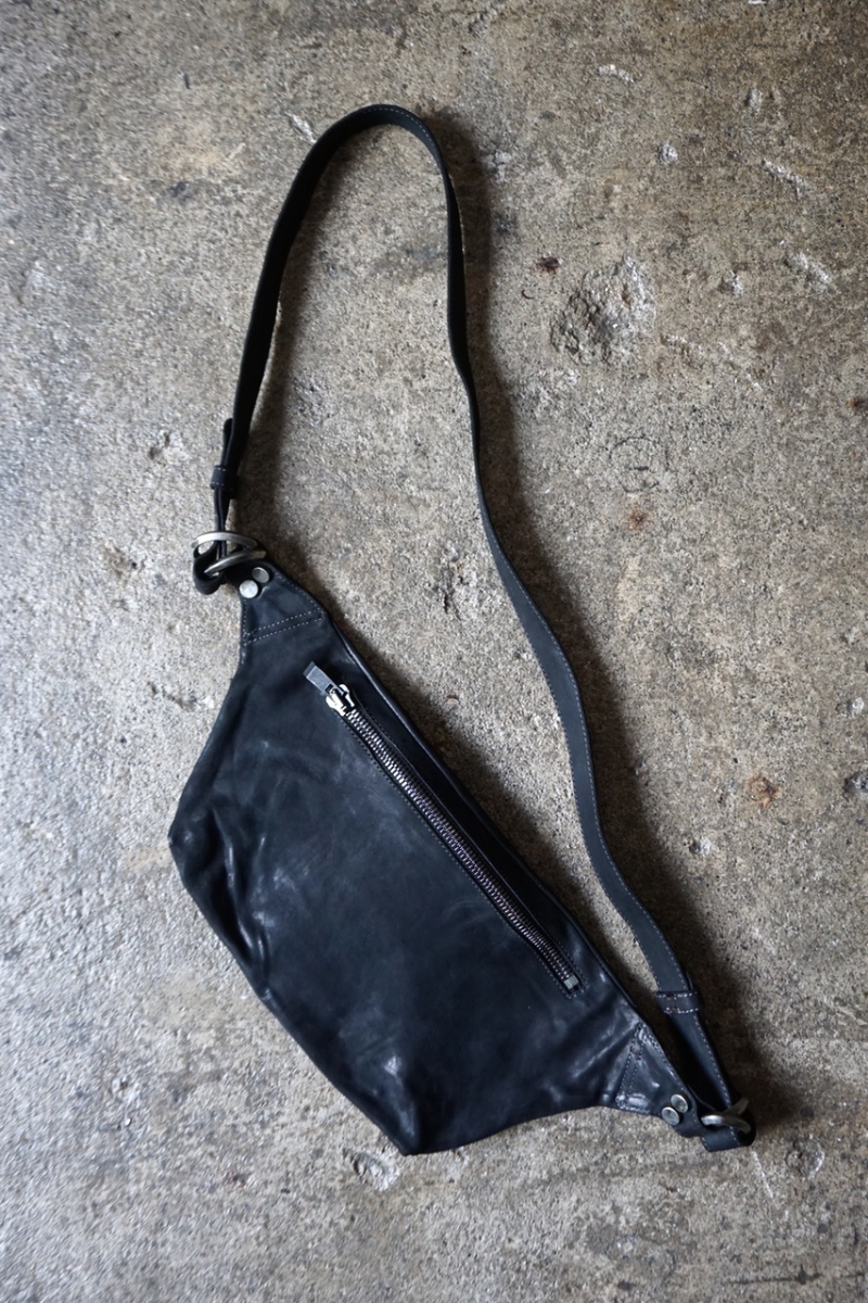 LINEA_F by incarnation. MMXIS-V–8857. Fanny Pack. 91N (Black 