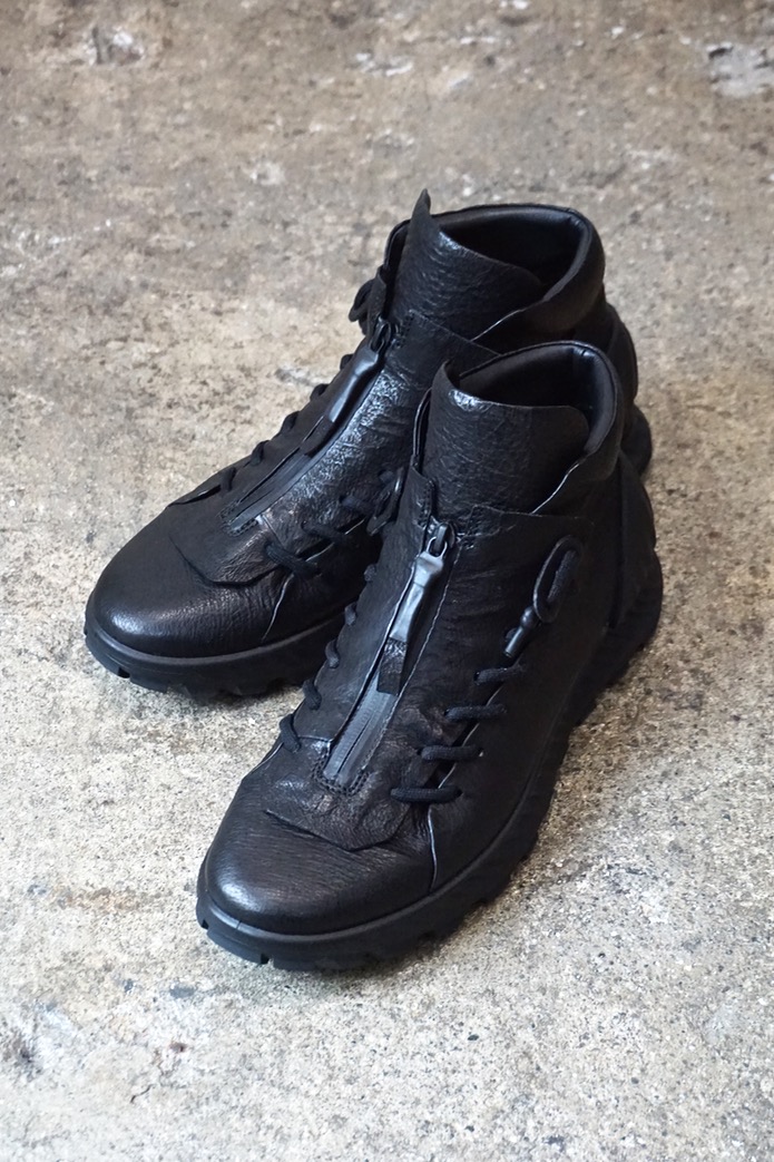 P213154. Front Zip Hi Cut Sneaker / Waxed Bonded Calf Leather 