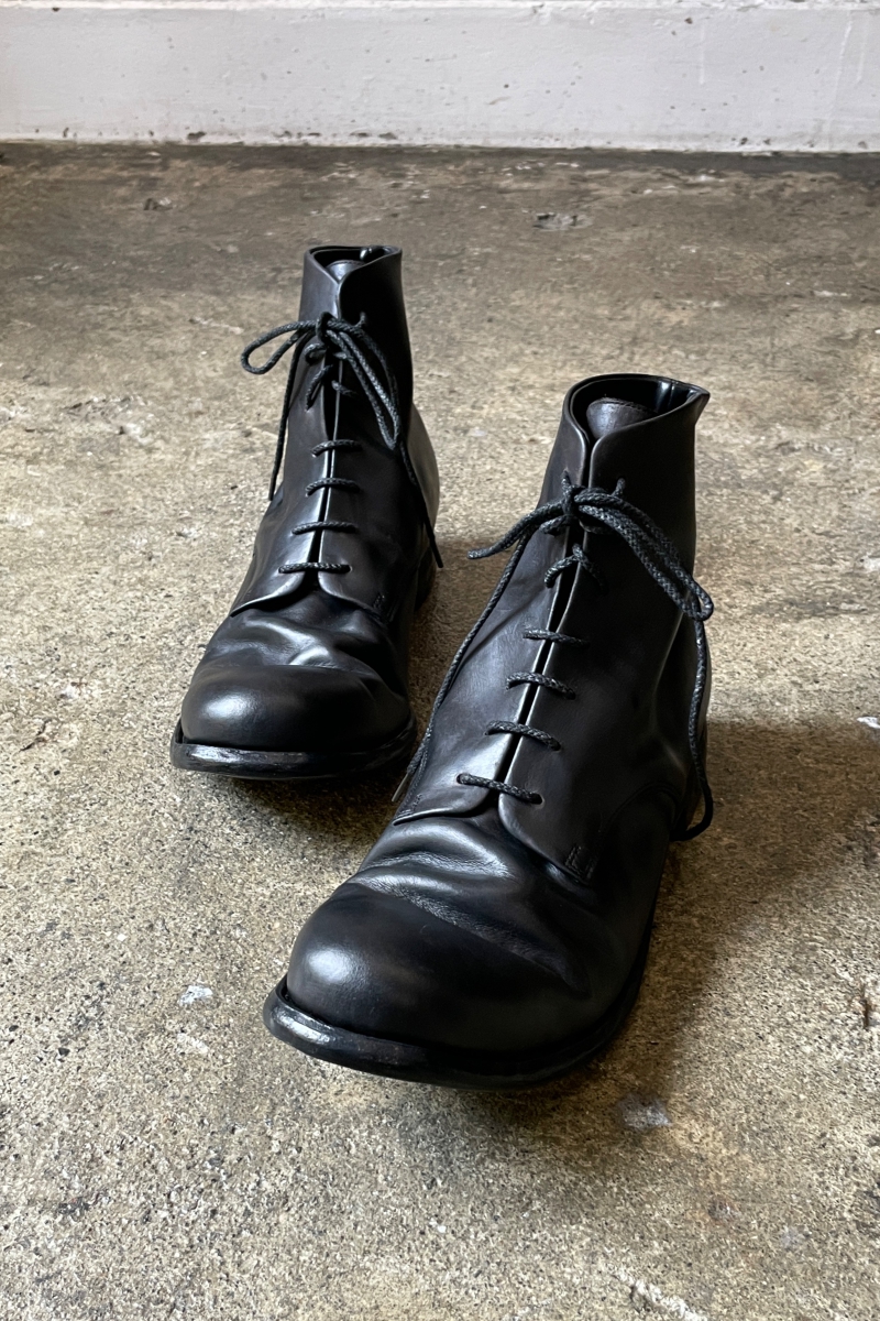 7Hole Mid Cut Boots. Smooth Nubuck Leather. Black. SUGINARI