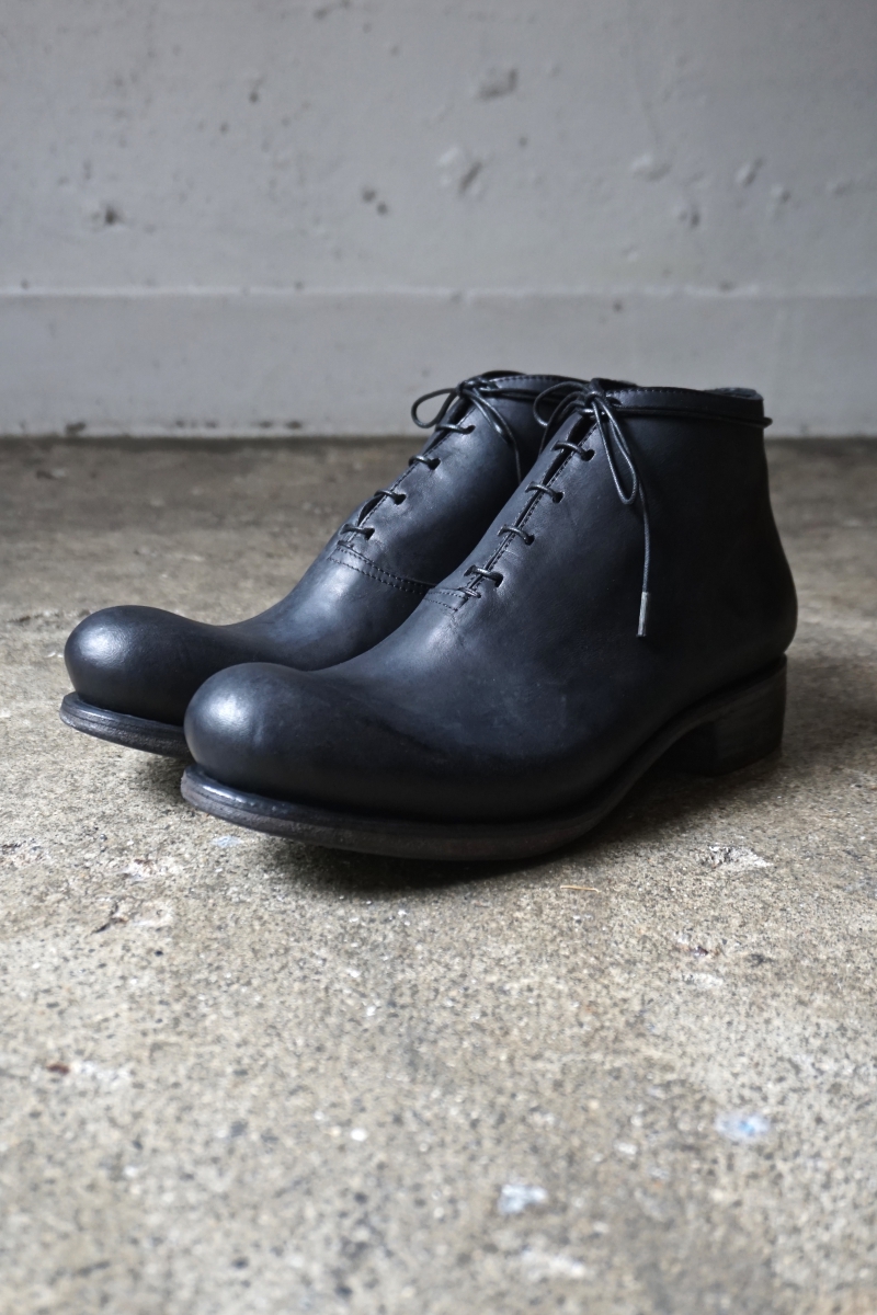 T5H0AB. Horse Leather Culatta Lace up Boots. Matt Black. EMATYTE ...