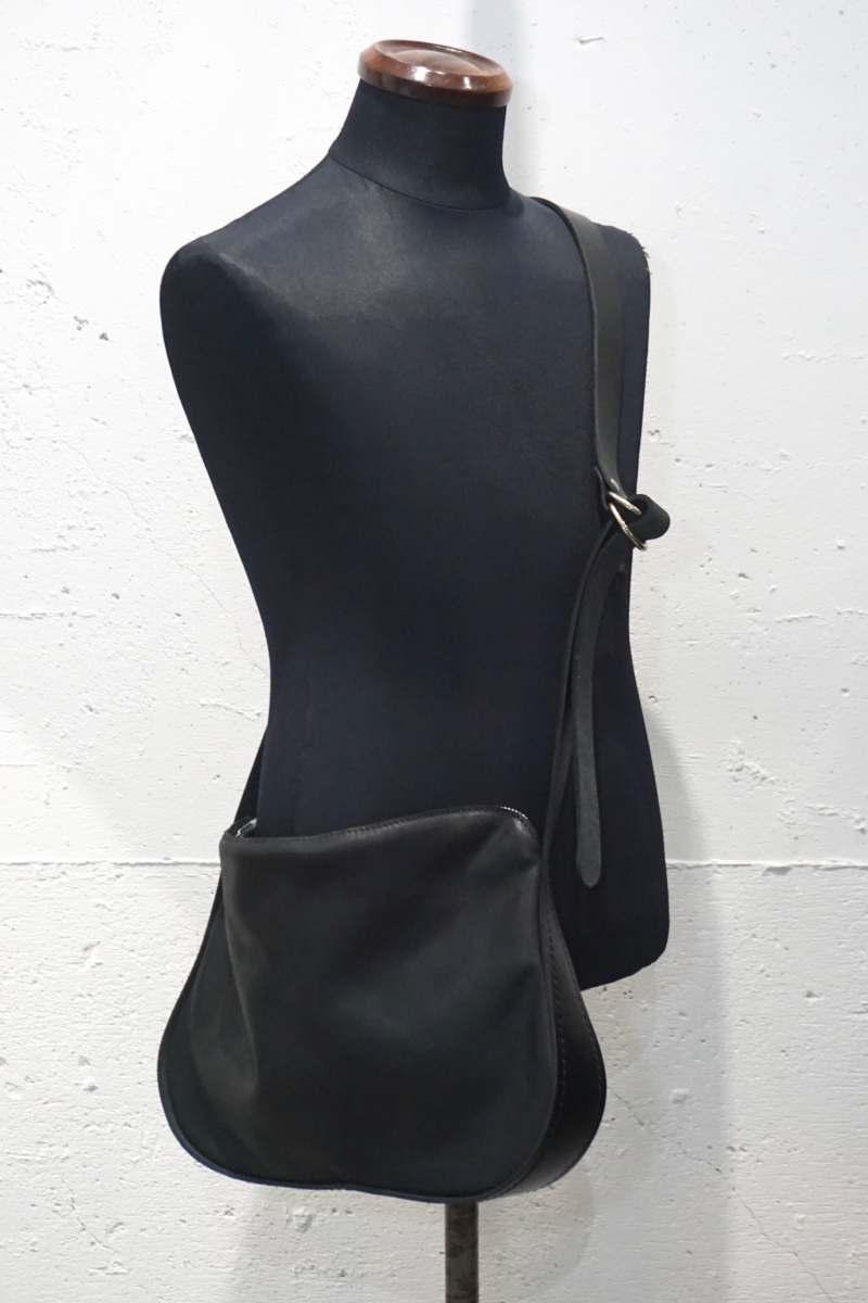 No. RD01. Cross Body Bag Nylon Lining. BLKT Black . GUIDI