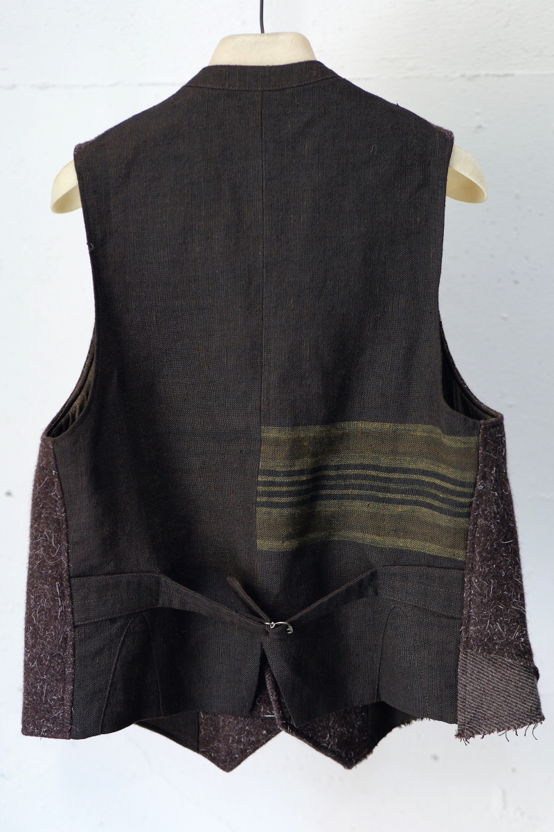 0M2330101. Classic Single Waist Coat. Reddish Brown × Mud Green