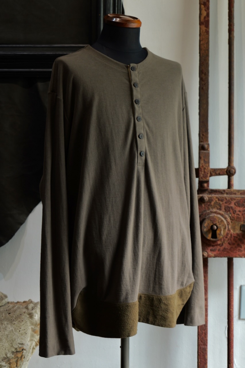 0M2530213. Henley Neck Long Sleeve T-Shirt. ZIGGY CHEN