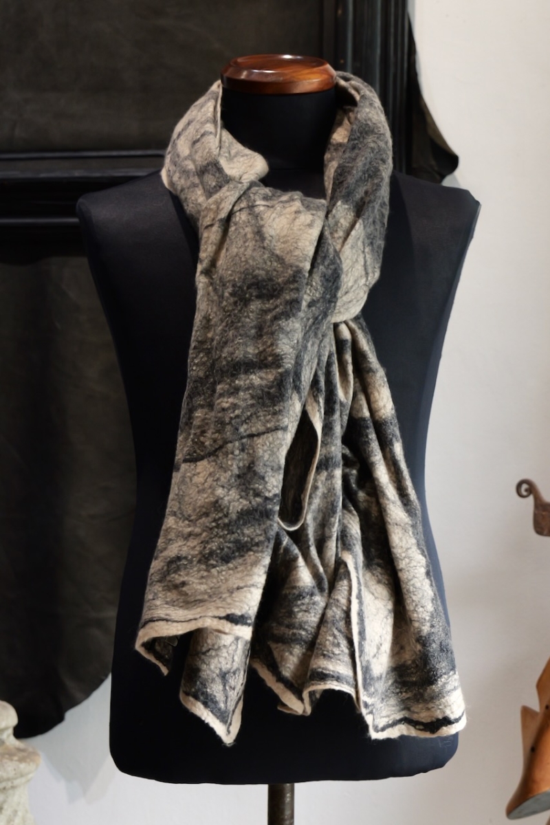 LIGHT200. Wool & Silk Stole. 201(Beige Black). SILVANA